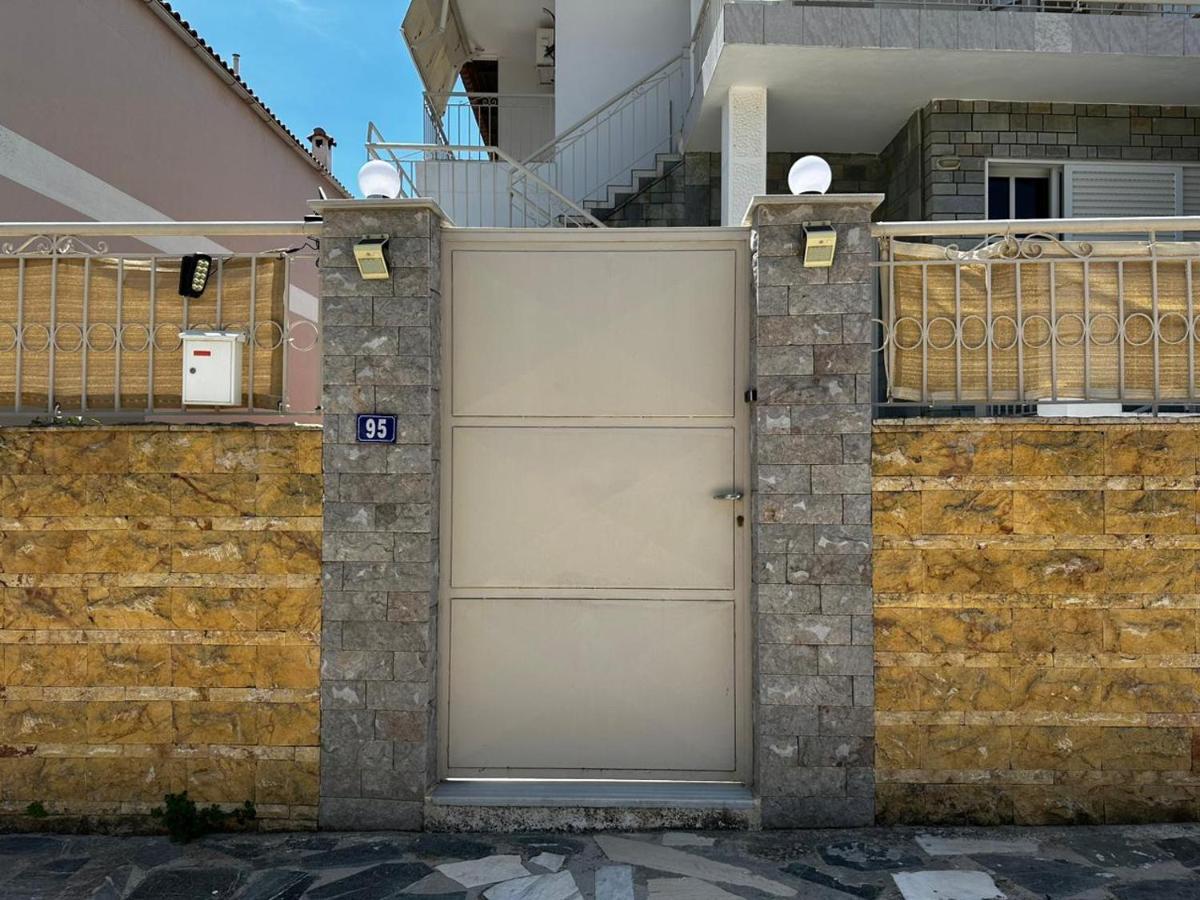 La Vita Apartments-Near Airport & Sea Artemida  Exterior photo