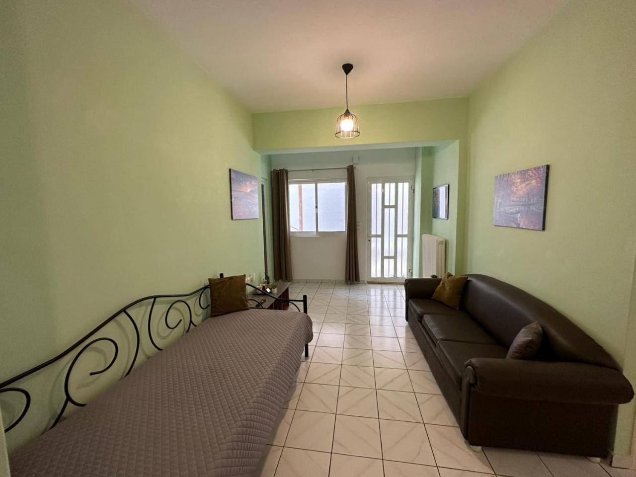 La Vita Apartments-Near Airport & Sea Artemida  Room photo