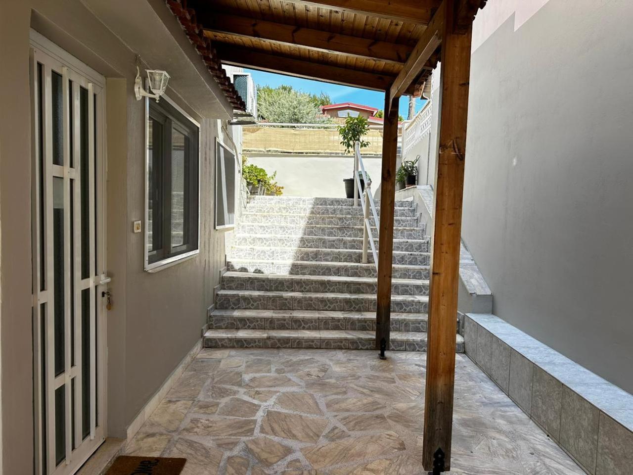 La Vita Apartments-Near Airport & Sea Artemida  Room photo